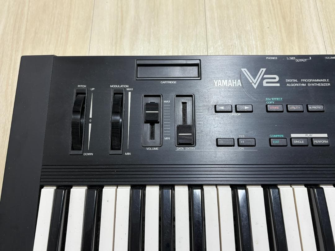 Yamaha V2 61鍵 キーボードシンセサイザー