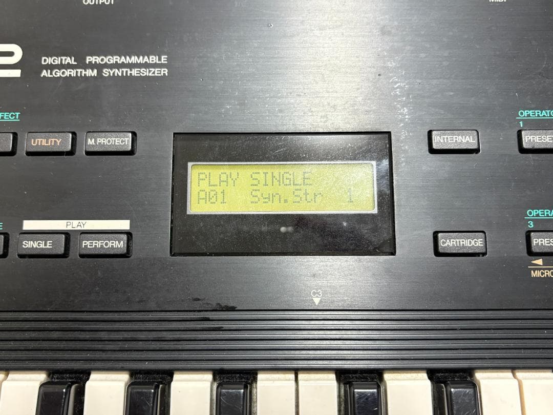 Yamaha V2 61鍵 キーボードシンセサイザー