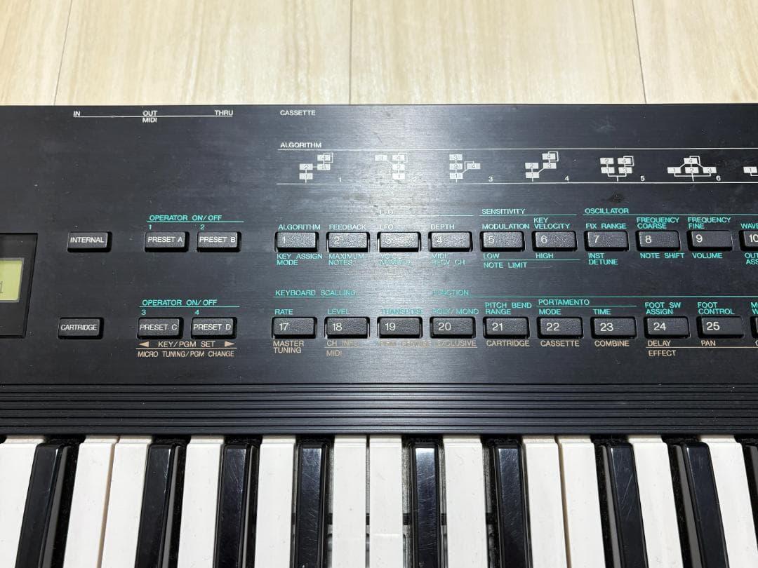 Yamaha V2 61鍵 キーボードシンセサイザー
