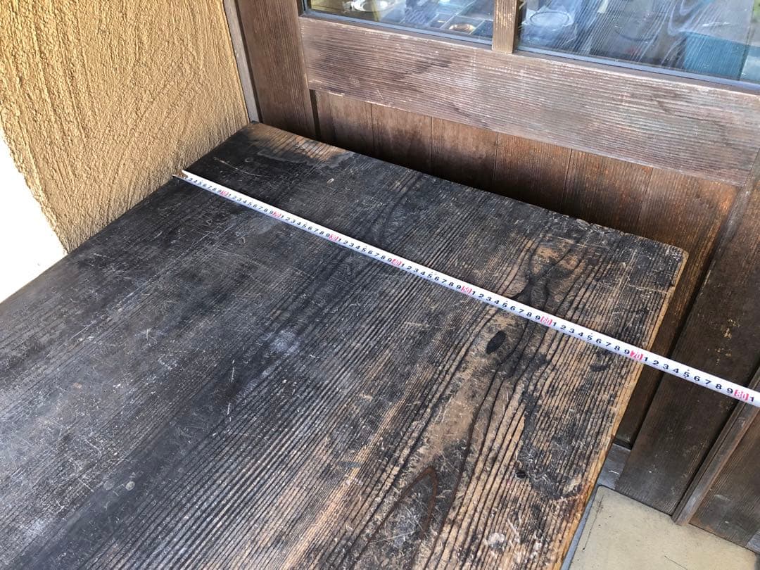 お引き取り限定❗️古い机は取手も木製 独特なあじが魅力的です