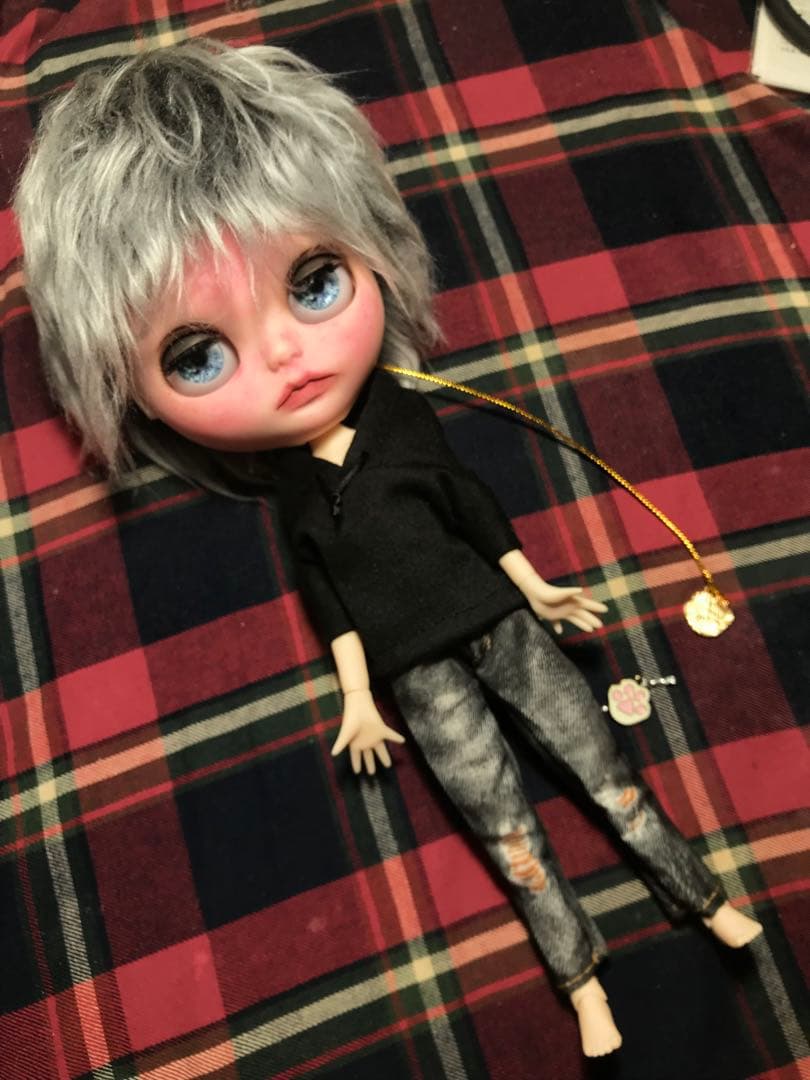 アイシードールカスタム シルバーヘアの男の子 アウトフィット付き