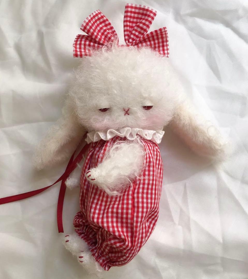 とても眠そうな仔兎ちゃん アーティストベア ぬいぐるみ 海外作家様 ハンドメイド