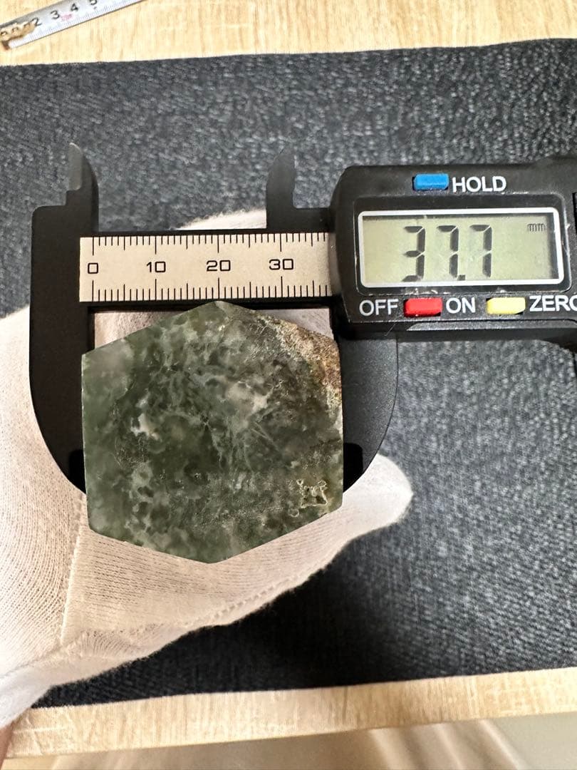 大サイズ モスアゲート 六角柱タワー ドゥルージー共生 苔瑪瑙 約15cm