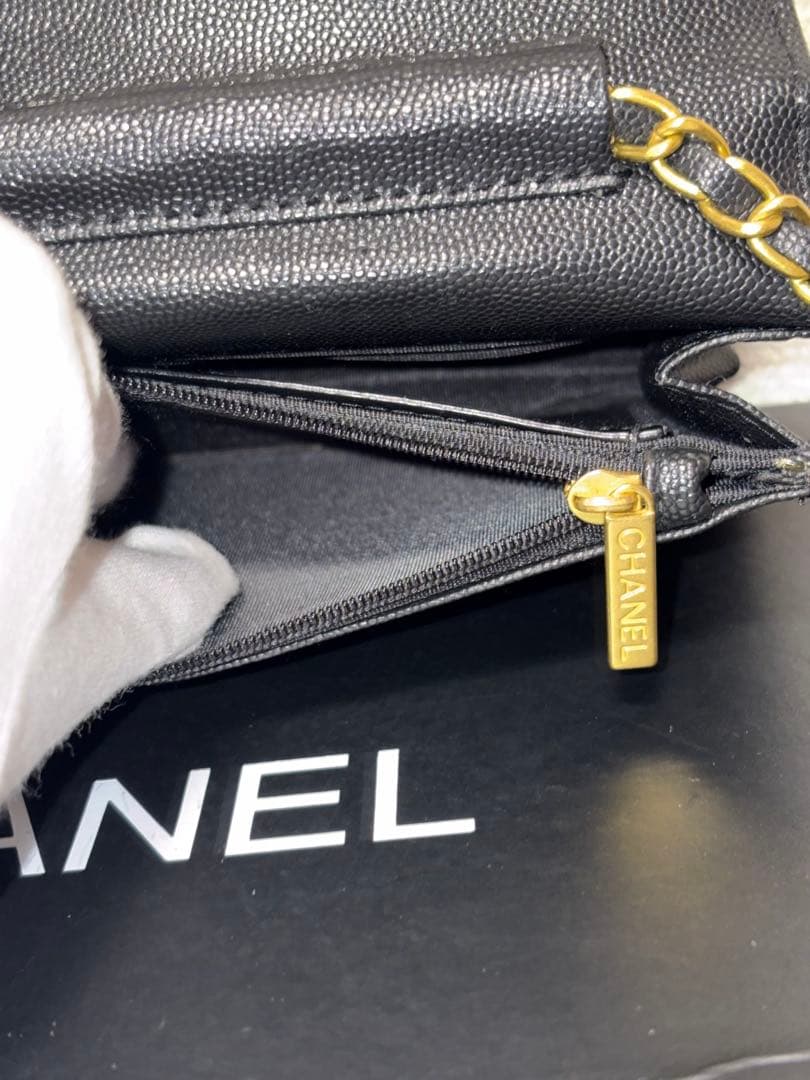 ジ*ー様 CHANEL ブラックレザー チェーンウォレット財布ノベルティ