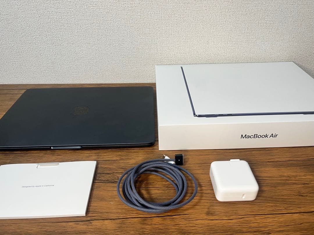 MacBook Air (M3, 2024) 16GB/256GB ミッドナイト