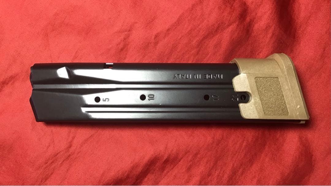 SIGSAUER製　実物純正P320/M17/M18用マガジン　未使用品