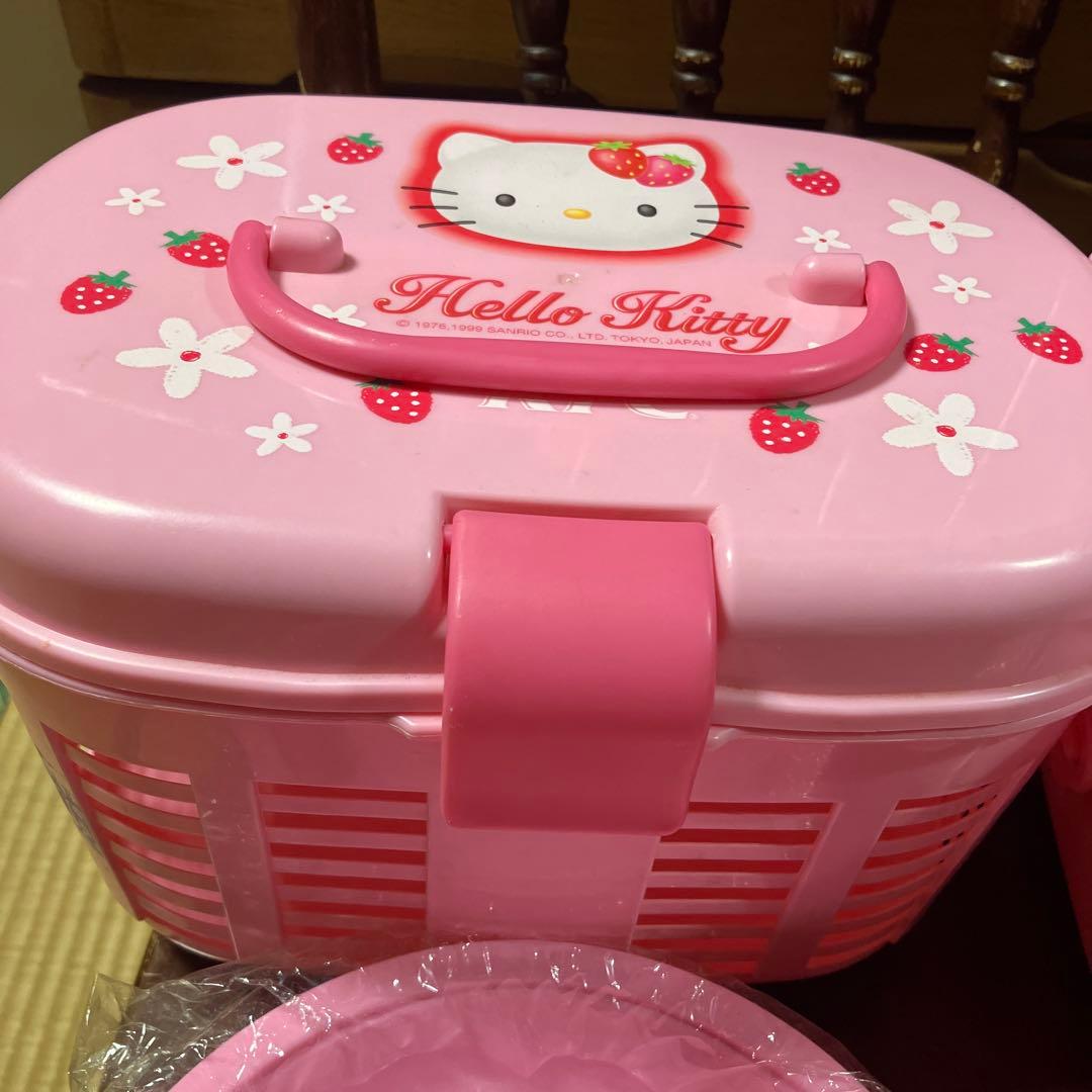 ハローキティ ピクニック　さくらんぼ