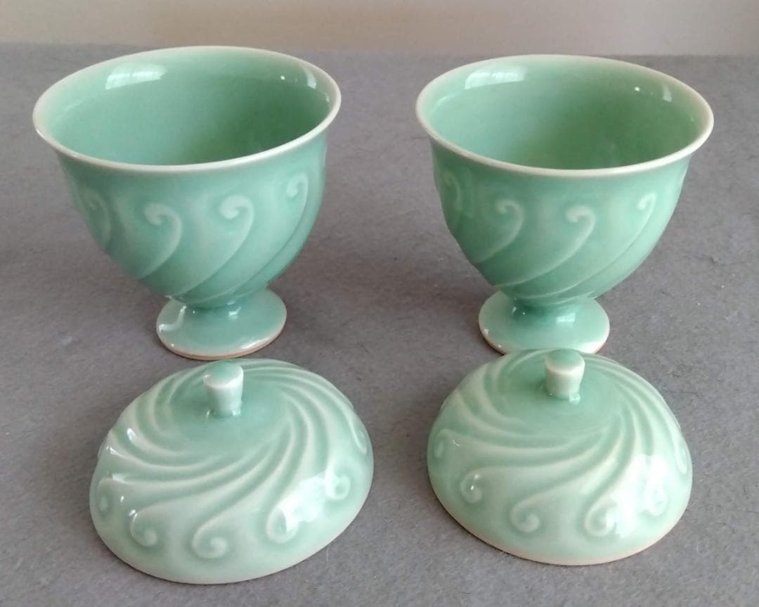 加賀九谷焼名工伝統工芸士　池島保雄　青磁波濤紋蓋付き線刻手彫りコンポート