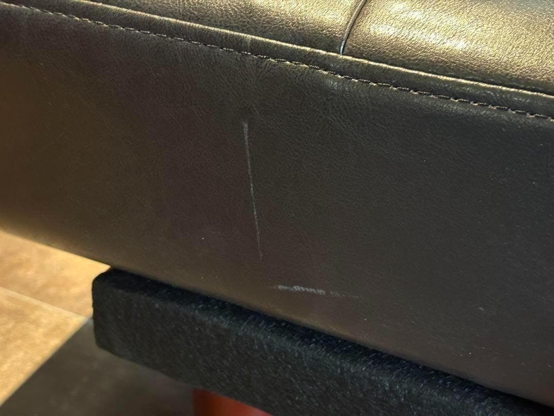 希少　3Pソファ　ソファベッド　ブラックレザー　ボタンダウン　ヴィンテージ　IH