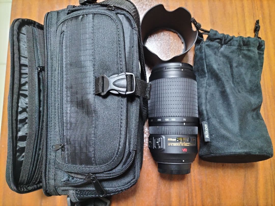 Nikon AF-S 70-300mm VR レンズ一式 フード・ケース付