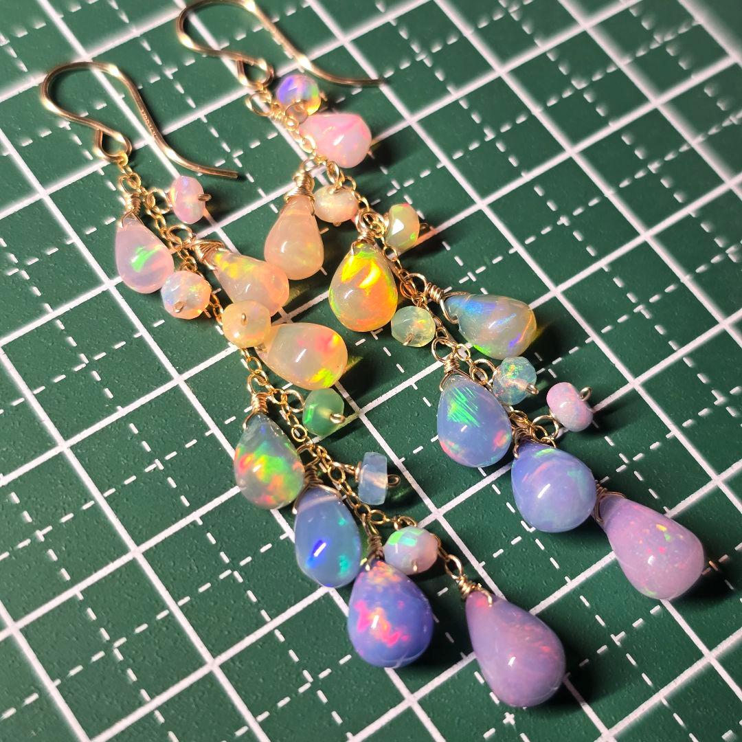 遊色抜群14kgf カラーオパールパステルグラデーションロングピアスA vega