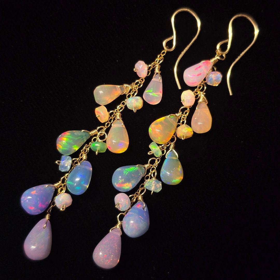 遊色抜群14kgf カラーオパールパステルグラデーションロングピアスA vega