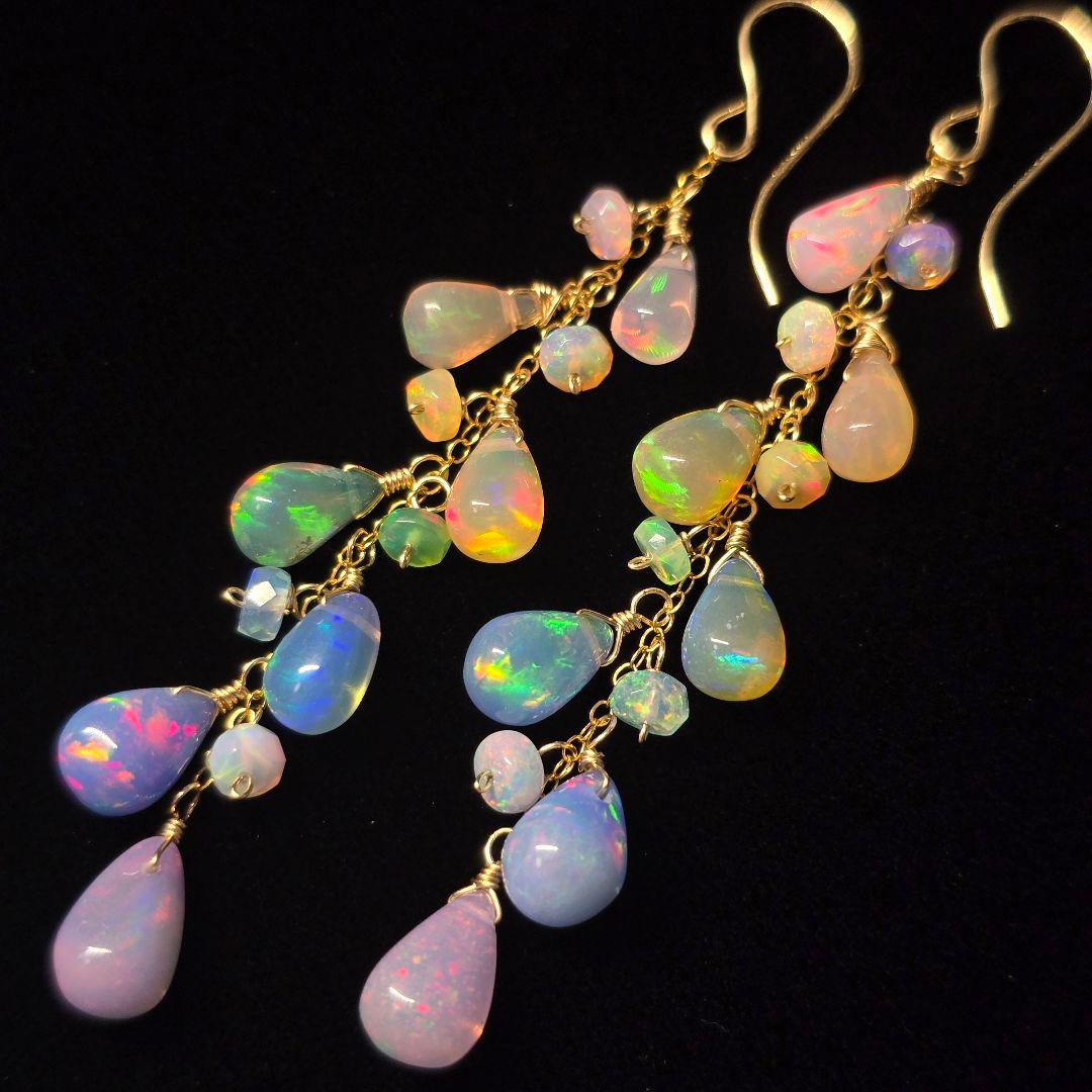 遊色抜群14kgf カラーオパールパステルグラデーションロングピアスA vega