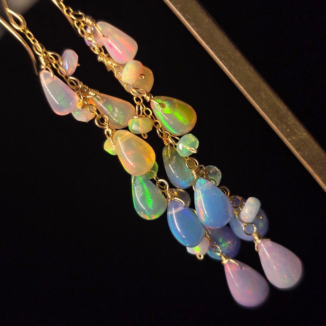 遊色抜群14kgf カラーオパールパステルグラデーションロングピアスA vega