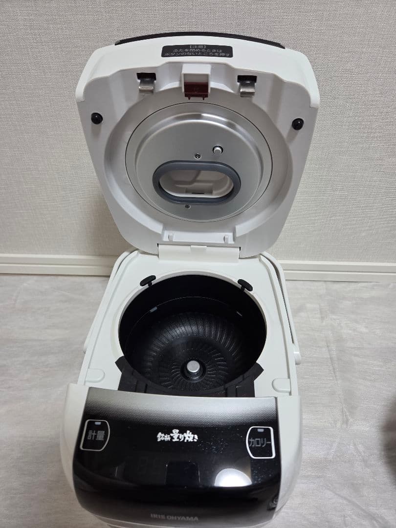 アイリスオーヤマ　炊飯器　3合炊き　RC-PC30-W