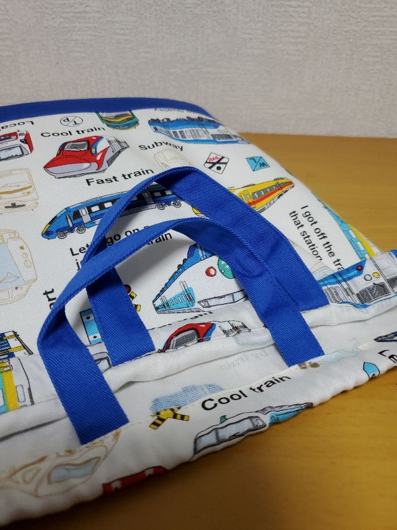 持ち手付き巾着袋  上靴入れ お道具袋   トレイン’24柄×ブルー