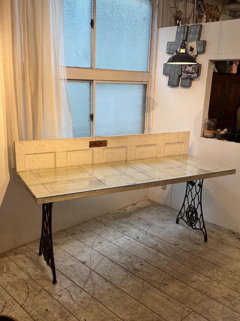 アンティークドアデスク シンガーミシン脚 ガラス天板 店舗作業台 机 テーブル