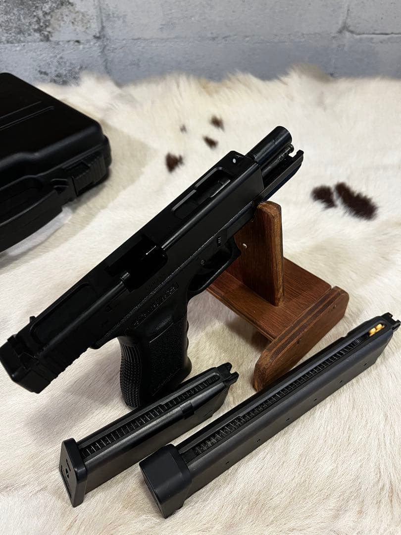 東京マルイグロッグG18C ガスブローバック マガジン2本 ハードケース付き
