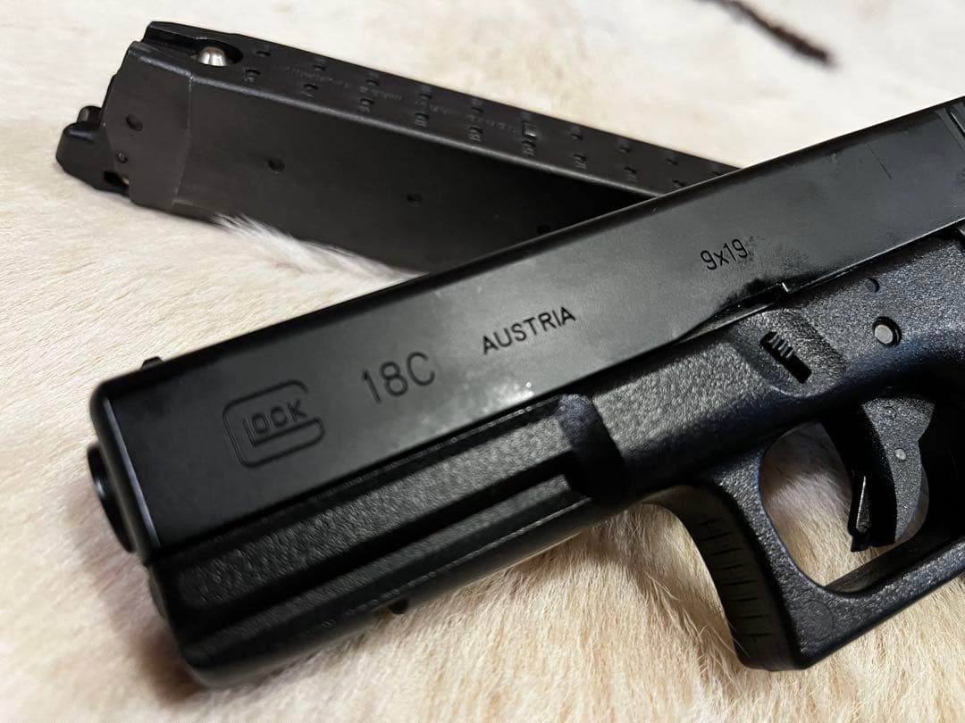 東京マルイグロッグG18C ガスブローバック マガジン2本 ハードケース付き