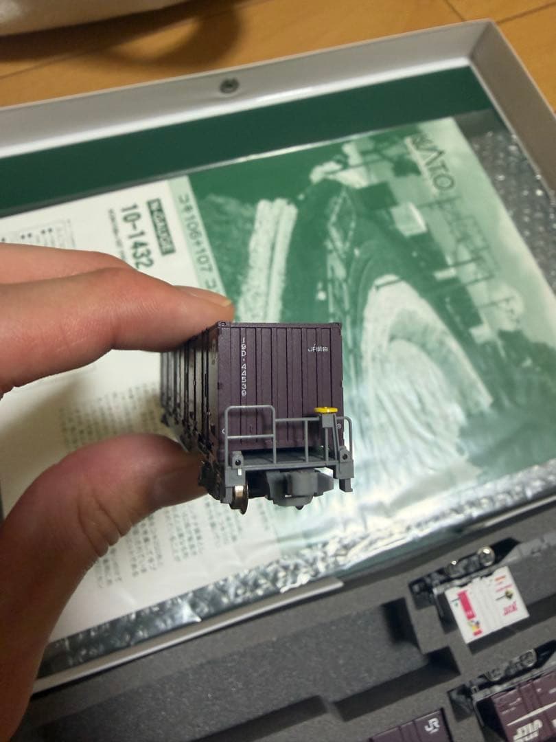 KATO コキ106,107 12両 1両のみ尾灯点灯 コンテナ付