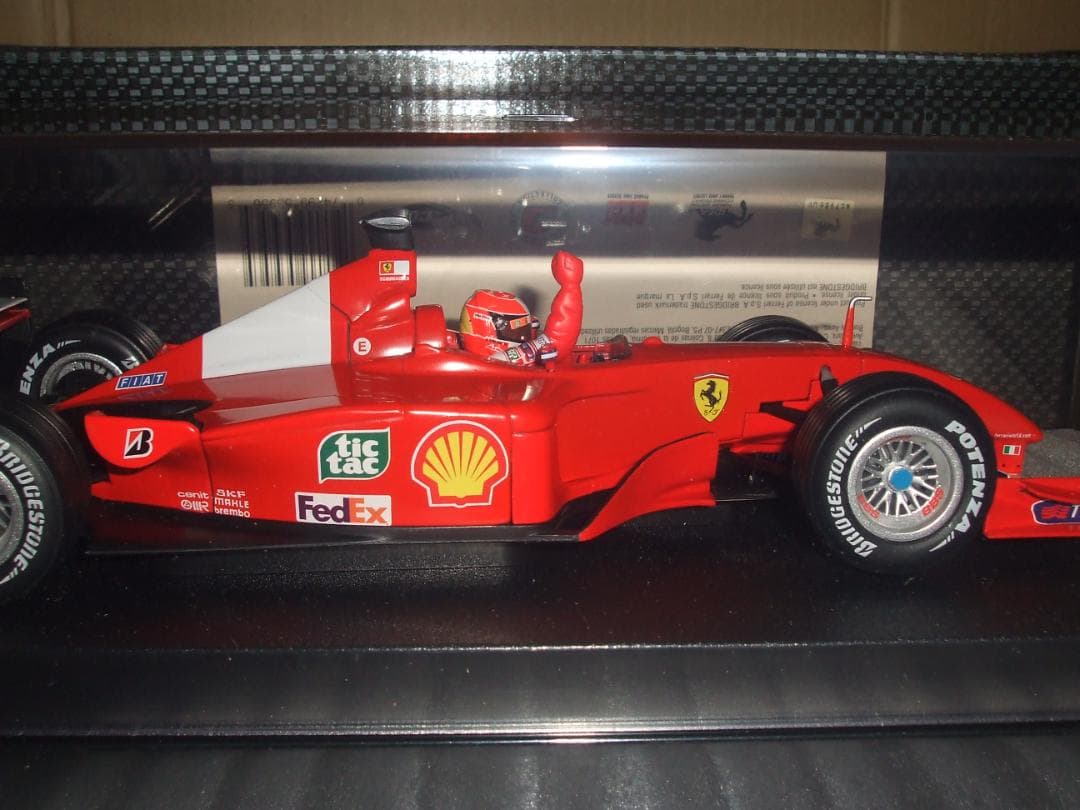 フェラーリ　Ｆ２００１　シューマッハ　＃１　ワールドチャンピオン　マテル