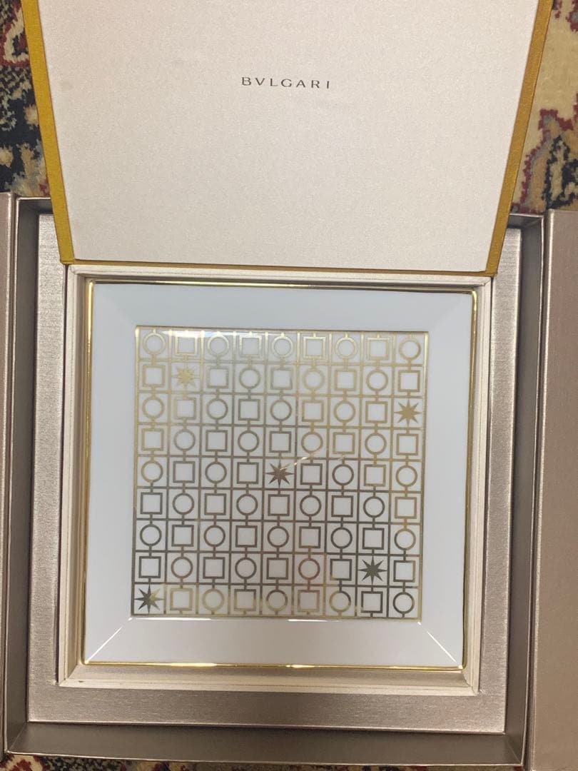 値下げ新品ブルガリ スクエア ポーセリン プレート Bvlgari Square