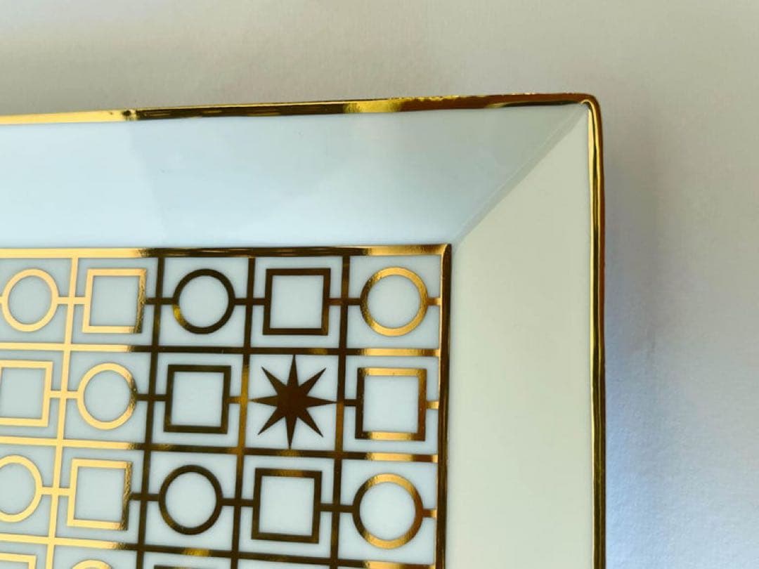 値下げ新品ブルガリ スクエア ポーセリン プレート Bvlgari Square