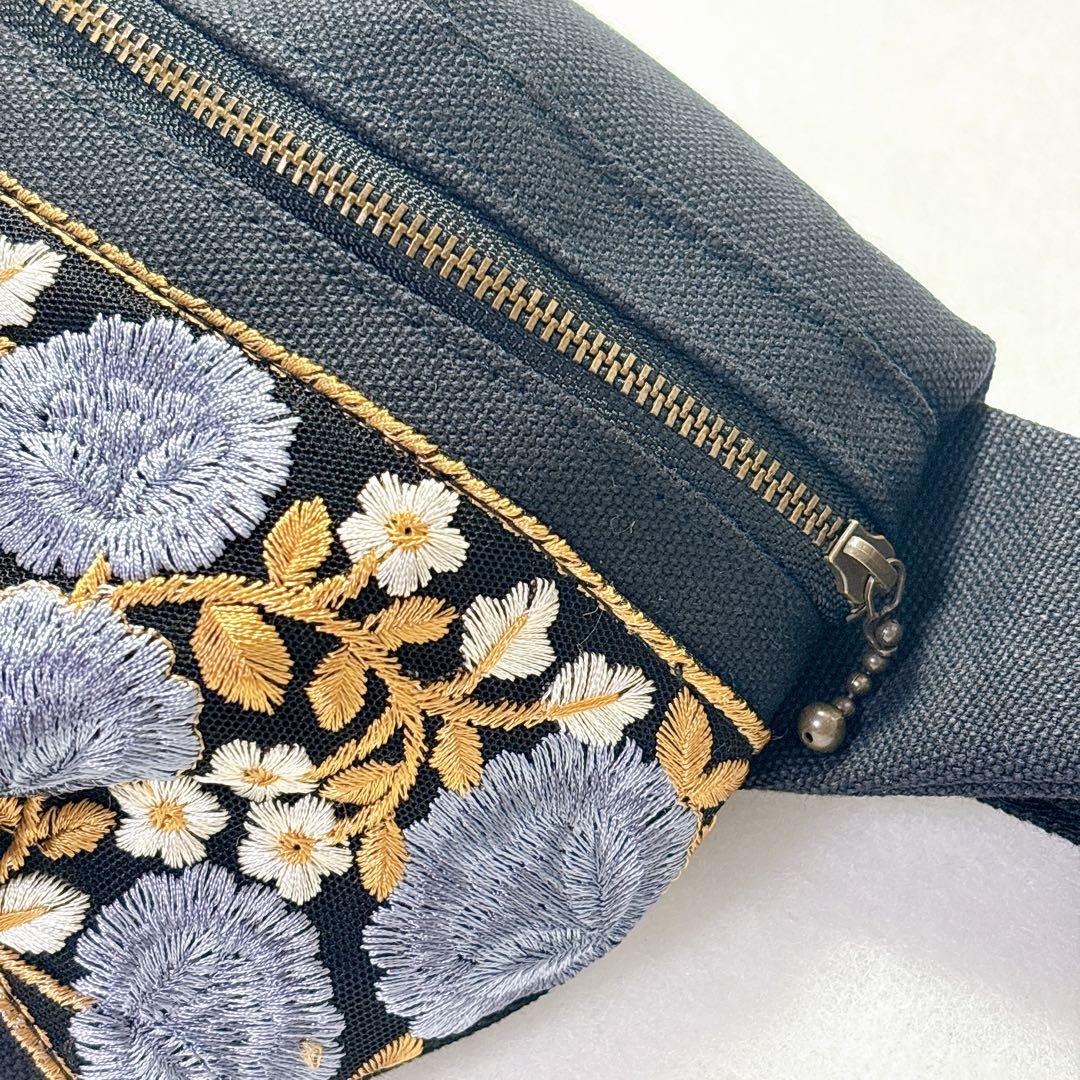 春夏のコーデに彩りを！軽やか＆華やか特別なインド刺繍ボディバッグ【残り1点】