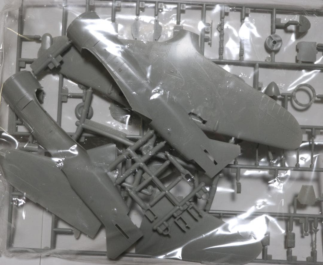 希少　イタレリ他　ソ連第２次大戦戦闘機４機　１／４８・７２　未組立品