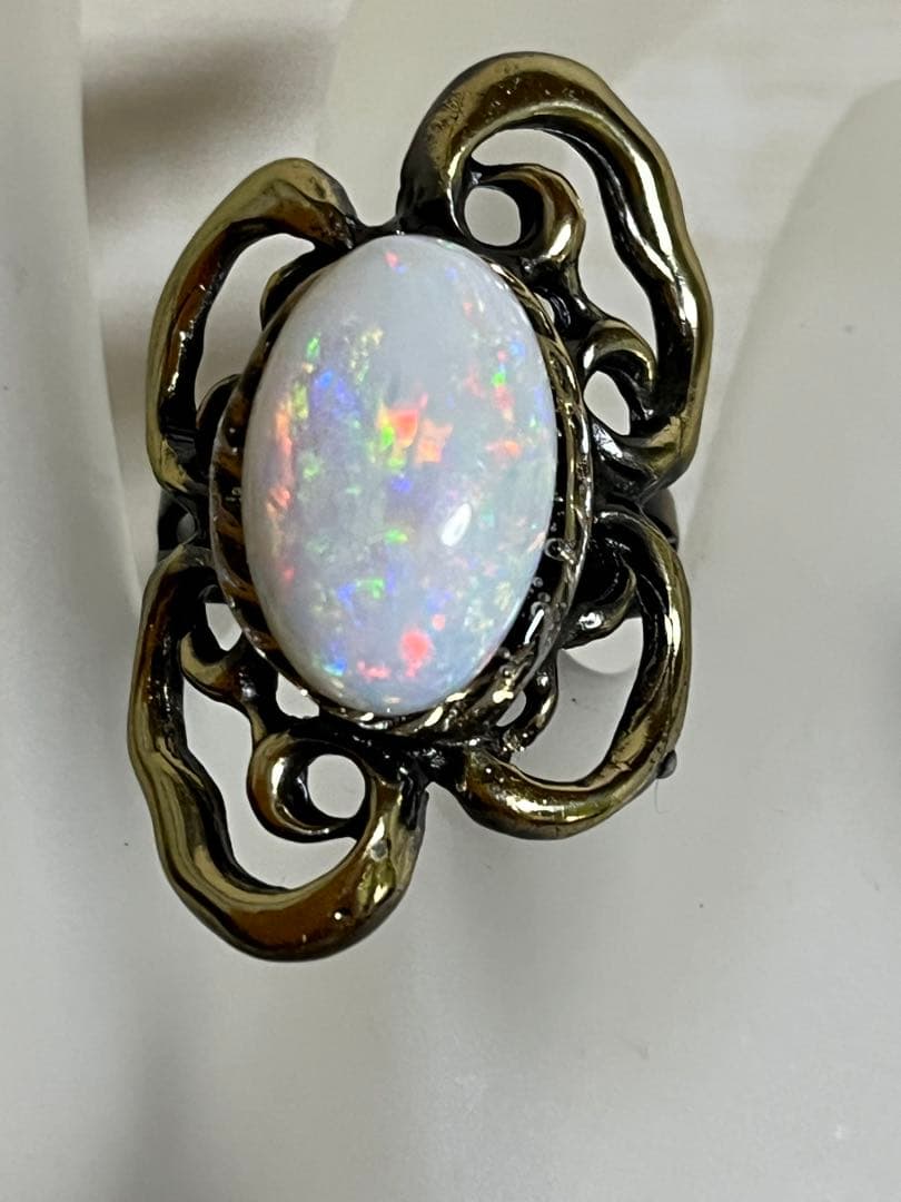 夢のカジュアル宝石　116番　6ct オパールリング 青と緑の遊色 フリー