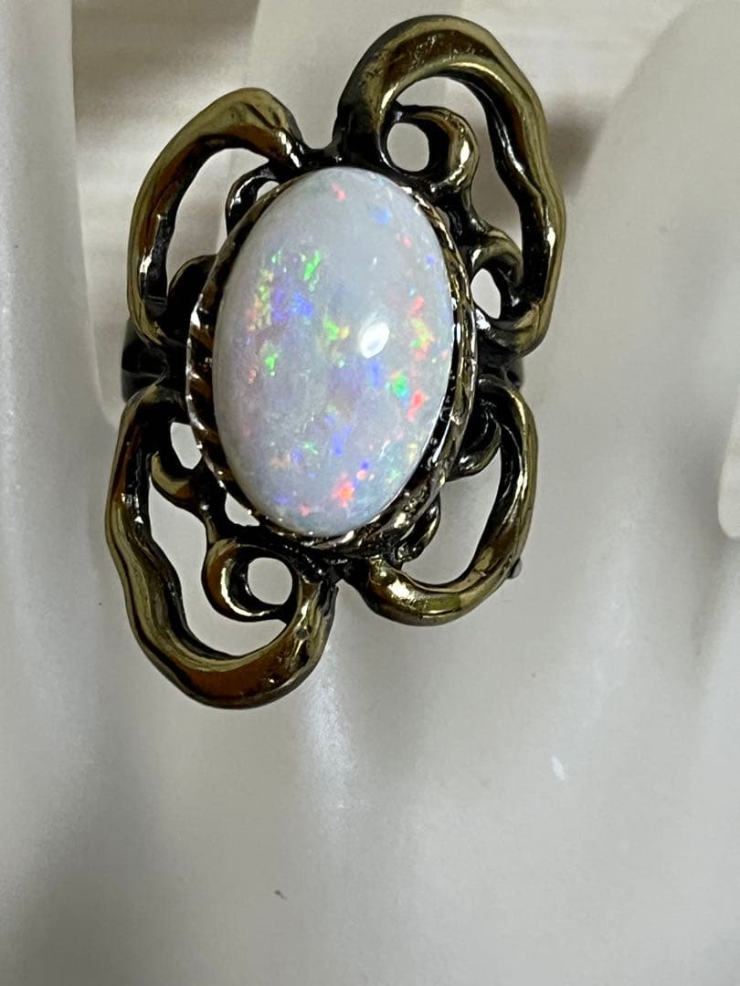 夢のカジュアル宝石　116番　6ct オパールリング 青と緑の遊色 フリー