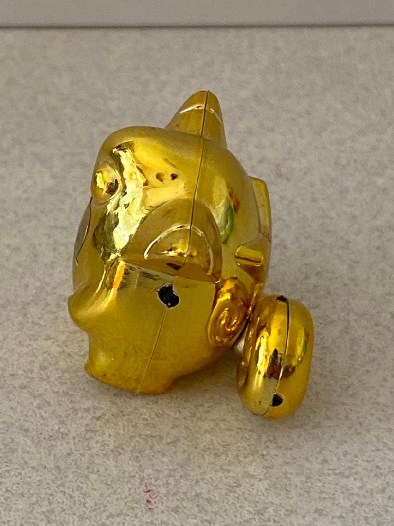 初代　ポケモン　ピカチュウ　ピッピ　カイリュー　サンダー　金色　フィギュア　レア