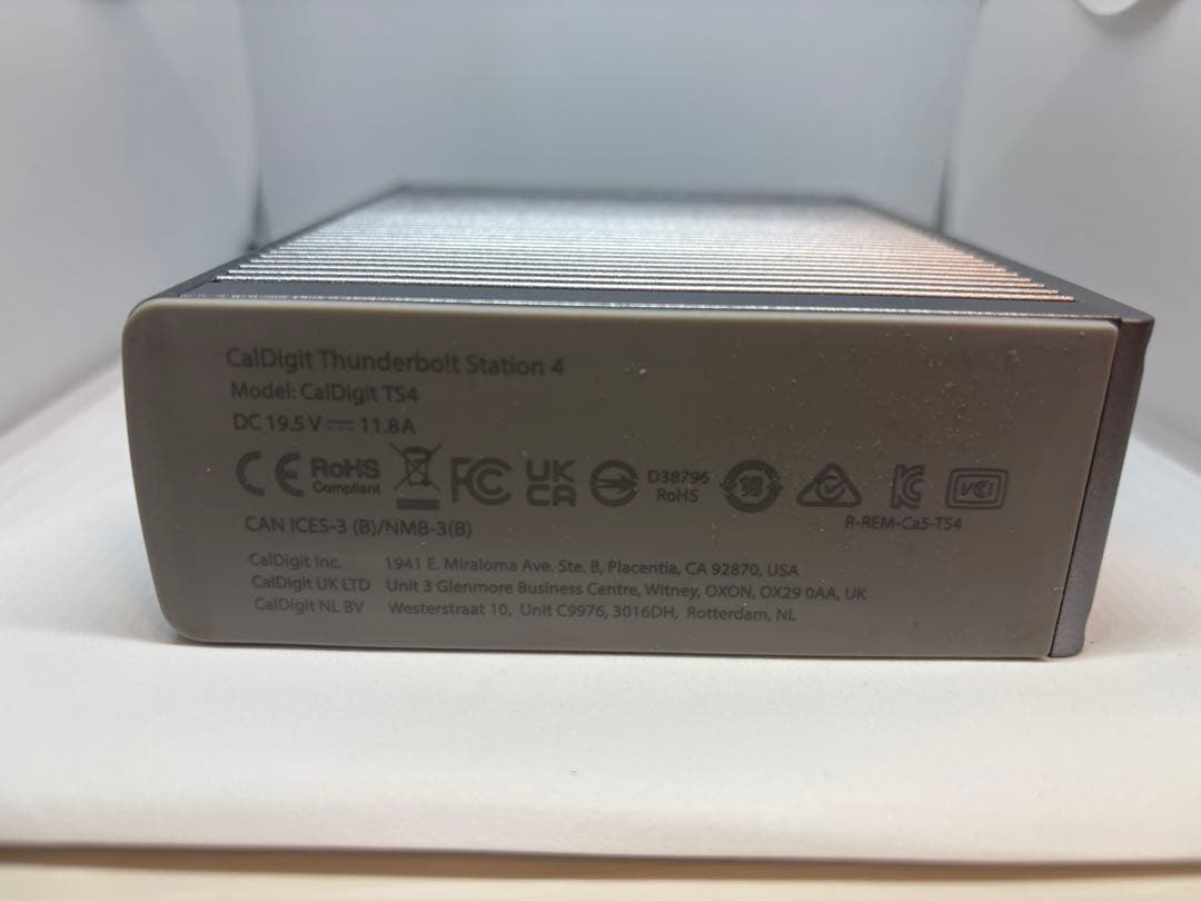 CalDigit TS4 Thunderbolt 4 ドッキングステーション