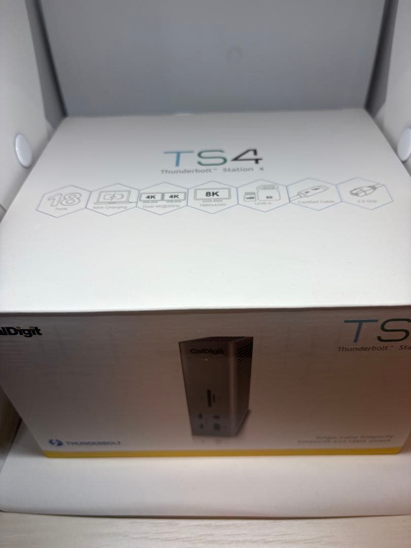 CalDigit TS4 Thunderbolt 4 ドッキングステーション