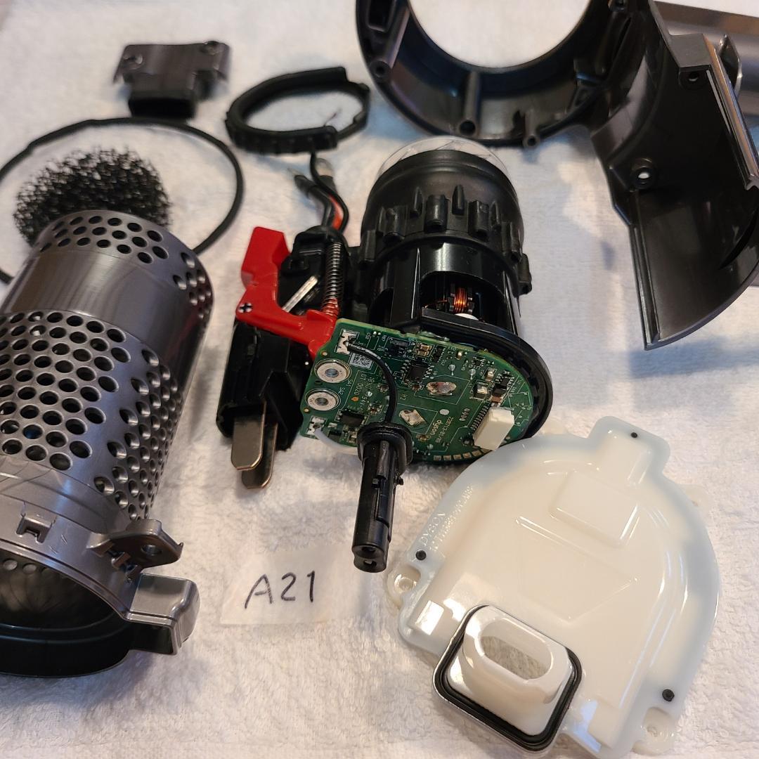 ダイソン掃除機　V10(SV12)分解洗浄メンテナンス済