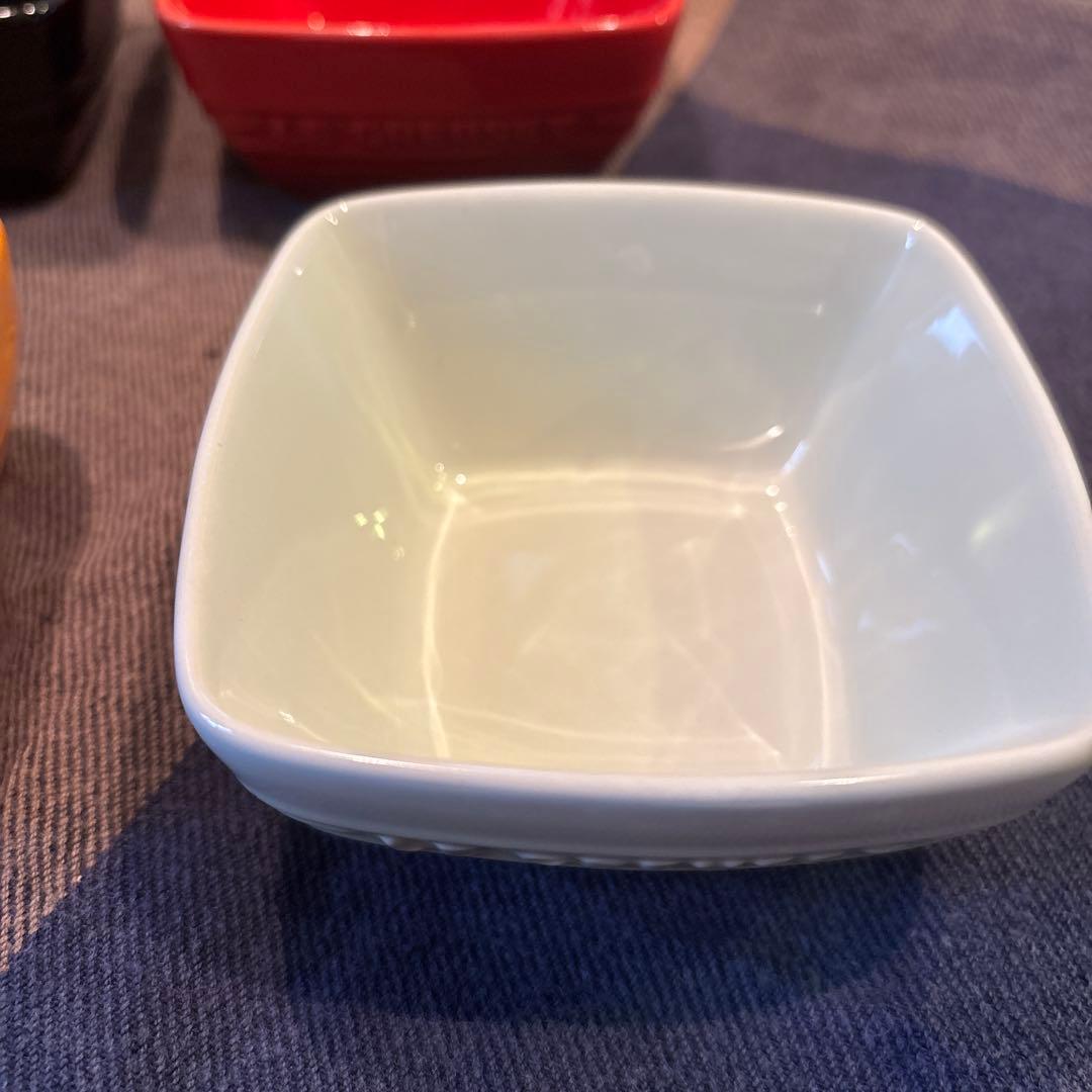 ルクルーゼ小鉢4点と箸置きのセット！