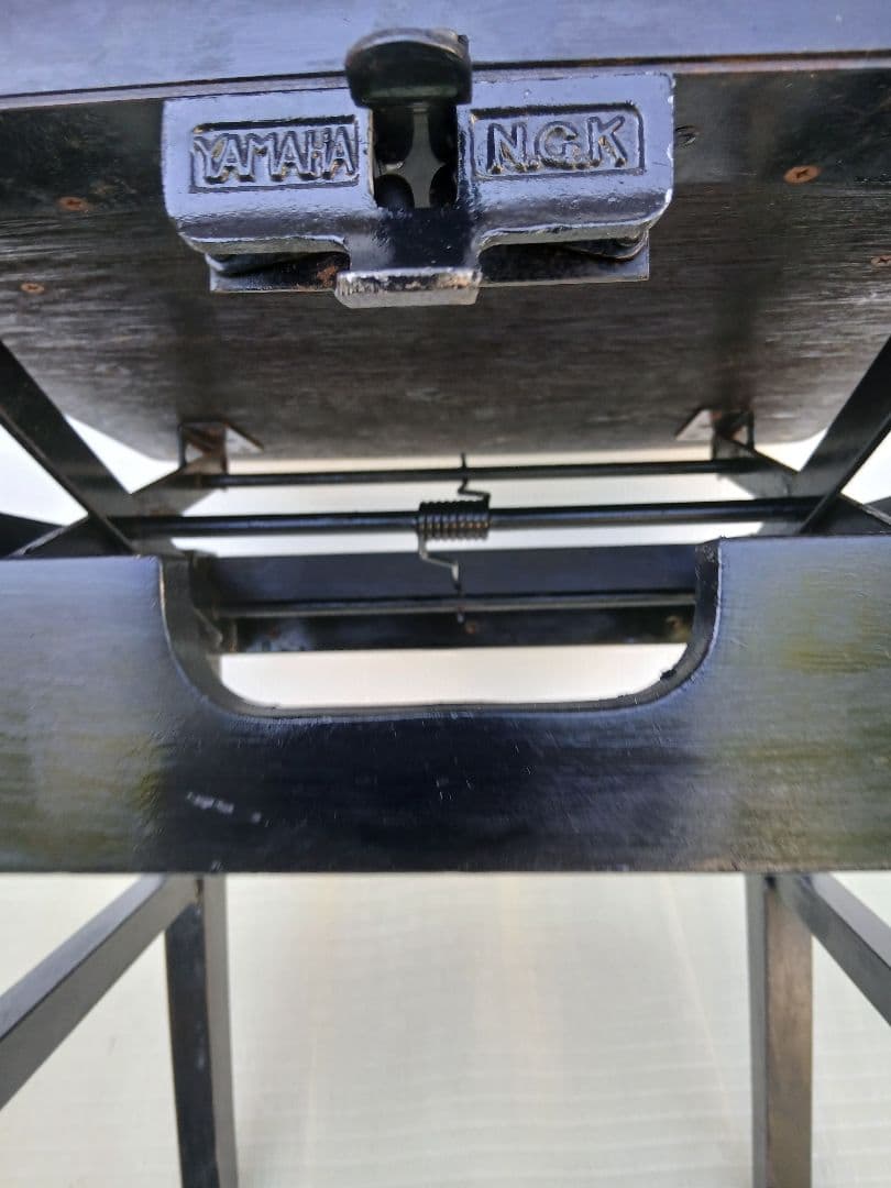 ヤマハ背もたれ付、上下調整機能付、ストッパー付ピアノ椅子、中古