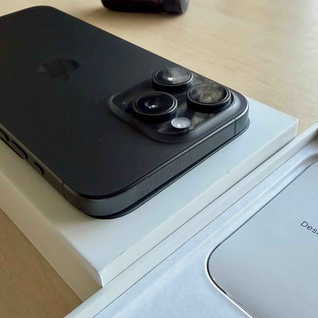 iPhone 15 Pro Max 256GB ブラックチタニウム
