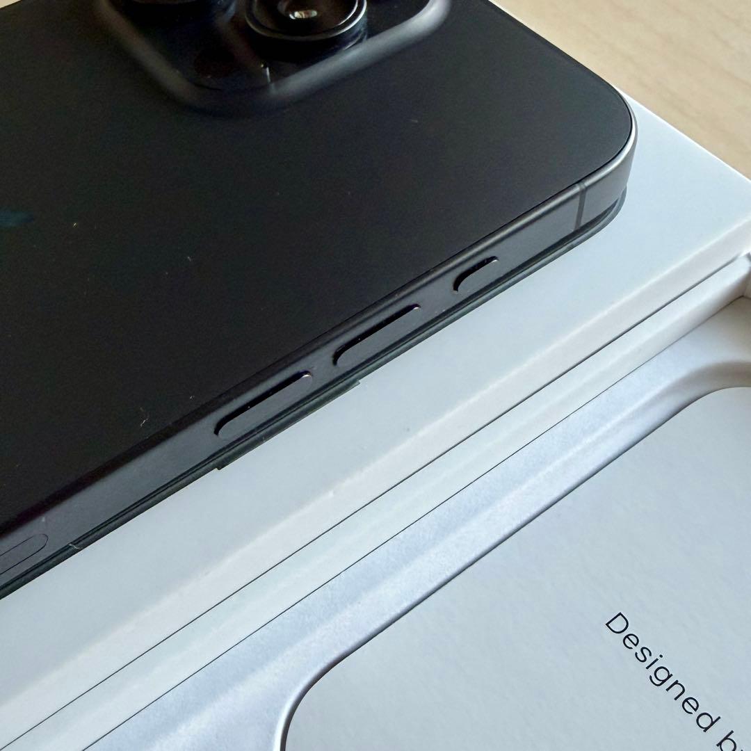 iPhone 15 Pro Max 256GB ブラックチタニウム