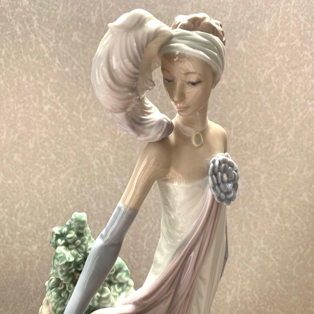 LLADRO リヤドロ 『 チャールストーンの貴婦人 』 高さ 34㎝