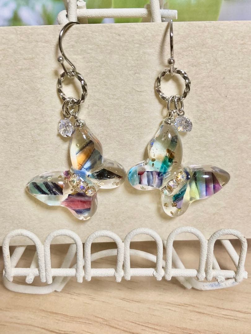 【N.484】ハンドメイドピアス/イヤリング　レジン 琉球ガラス　蝶　ジルコニア
