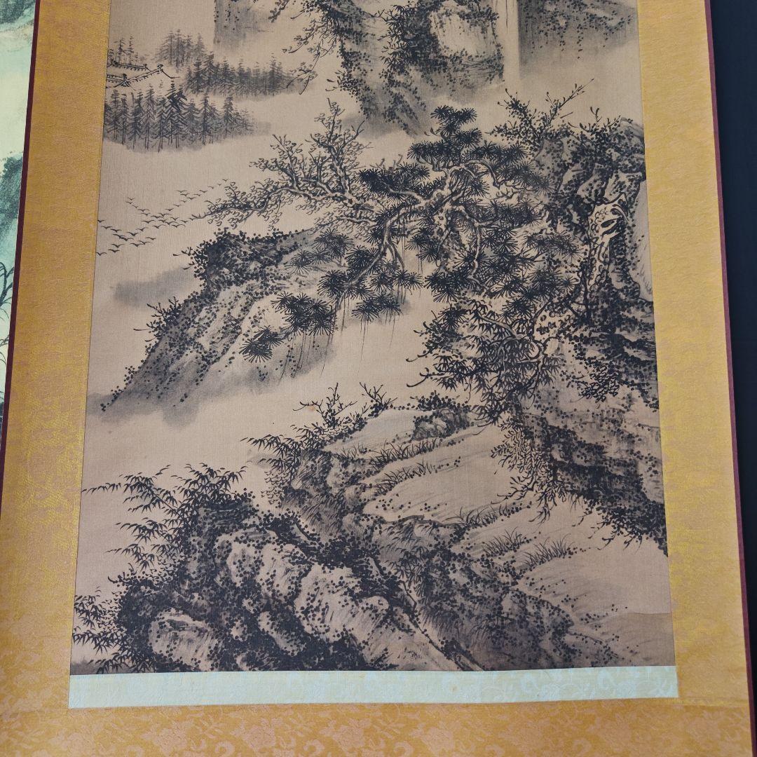 山水画 掛軸 伝統的な墨絵