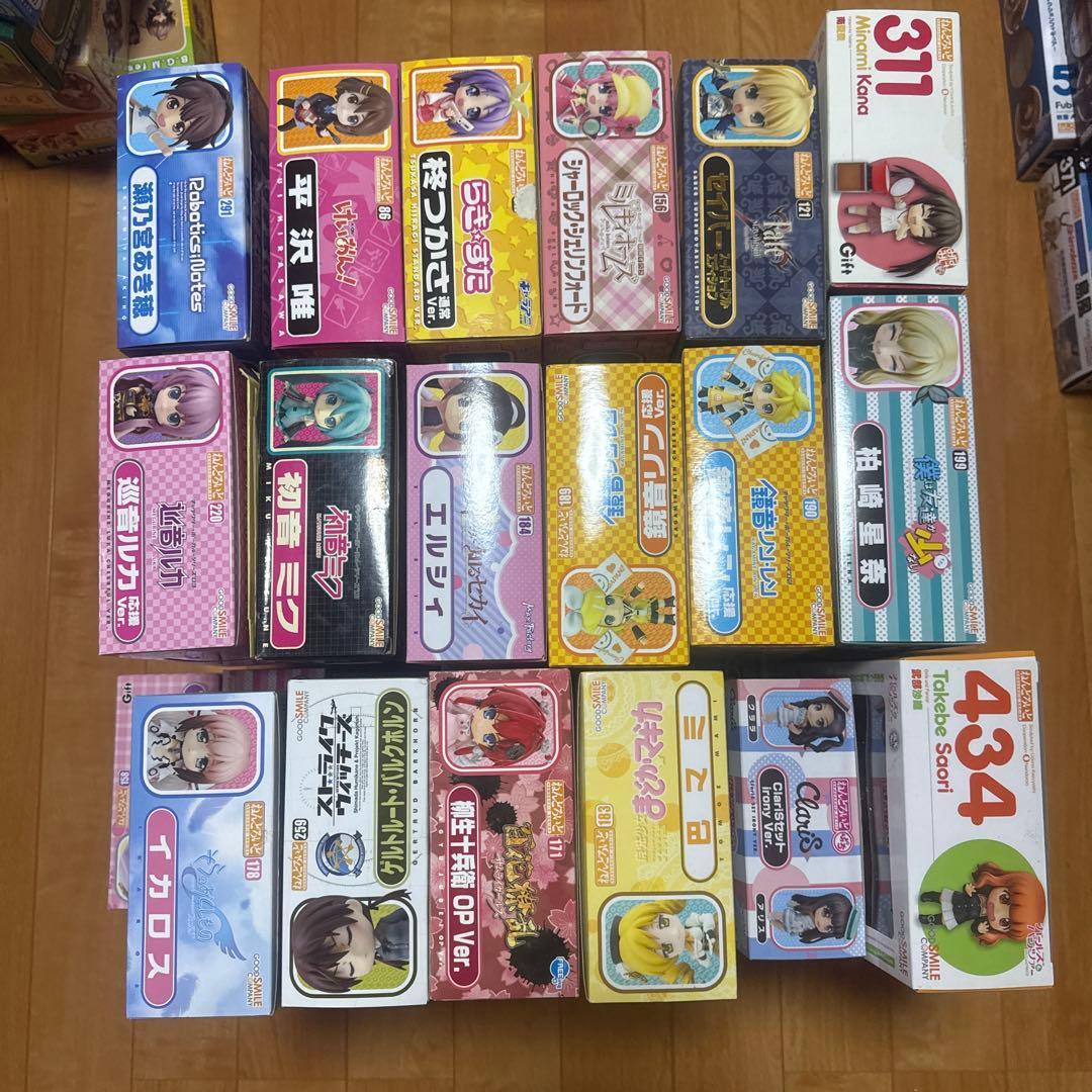 ねんどろいどセット販売（スタンド付き）