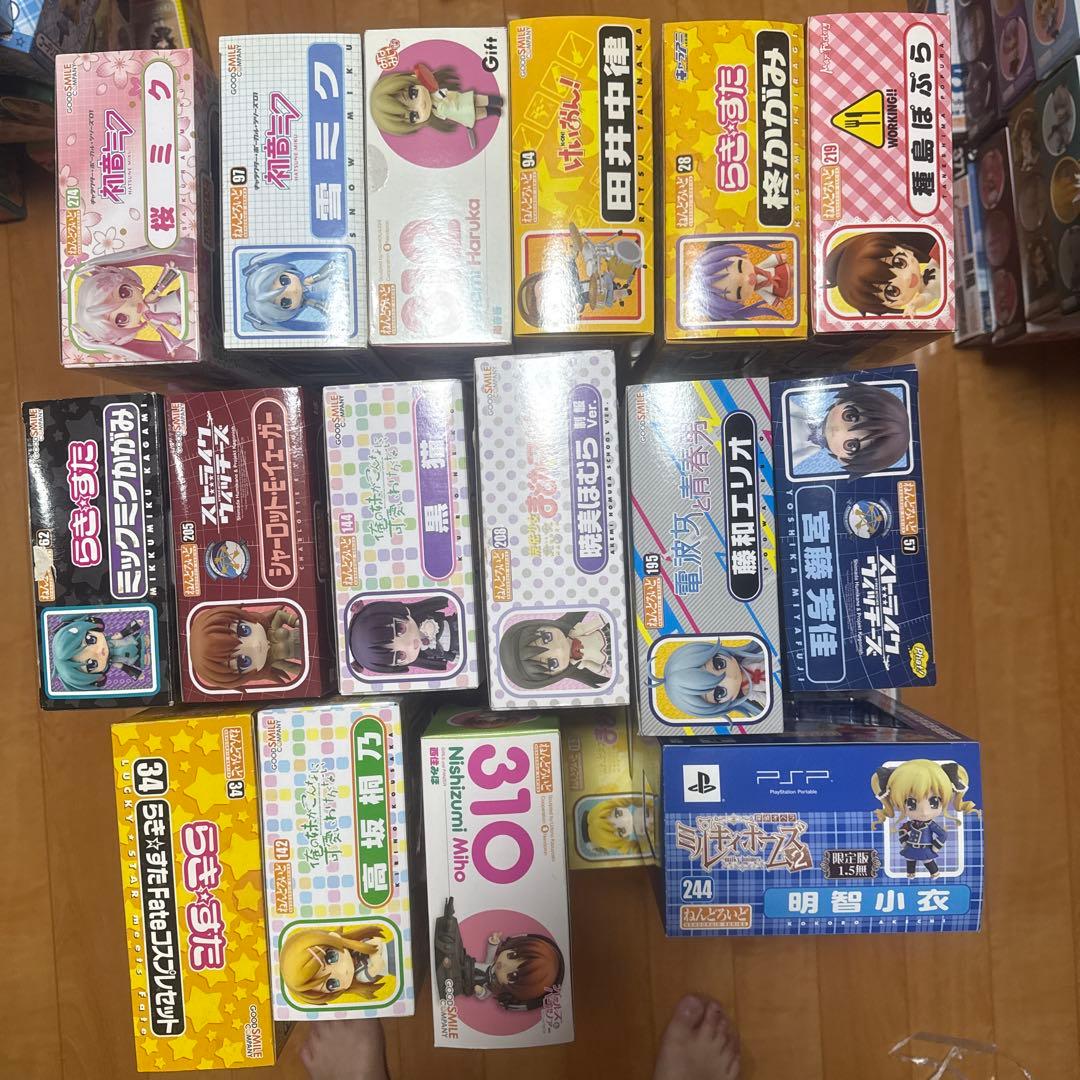 ねんどろいどセット販売（スタンド付き）