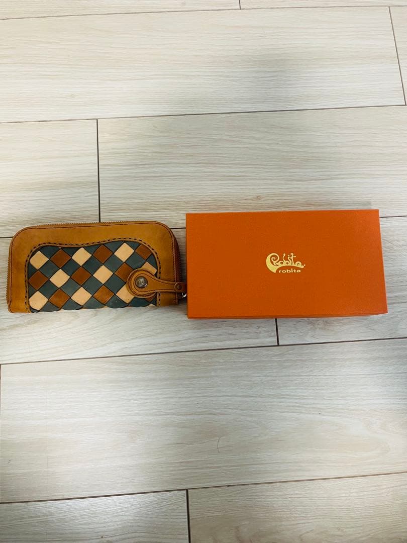 ロビタ　robita チェック柄　レザー財布