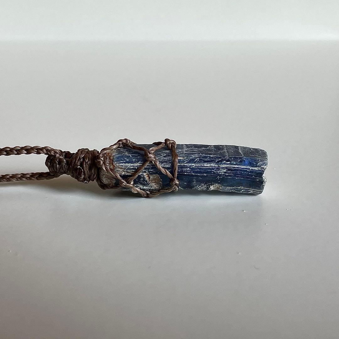 カイヤナイト ネパール産 ＊ ハンドメイド マクラメペンダント ネックレス ⑨