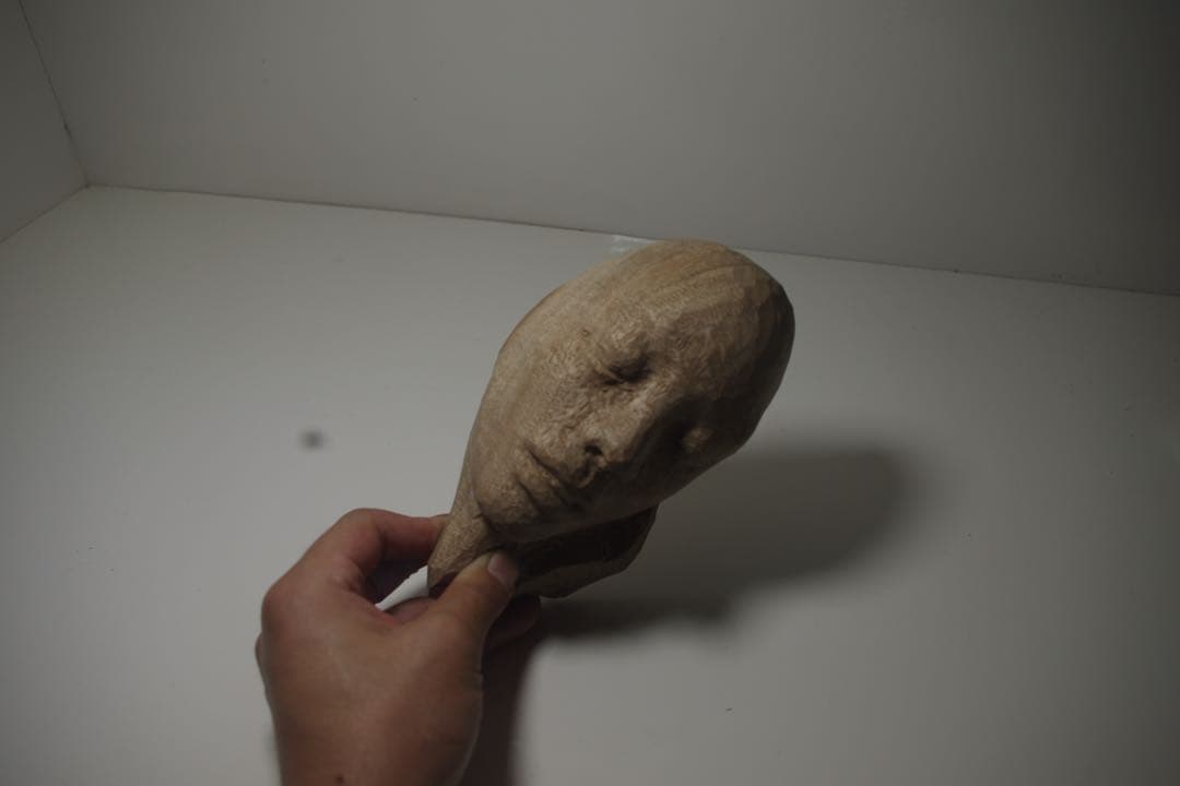 顔　人物
