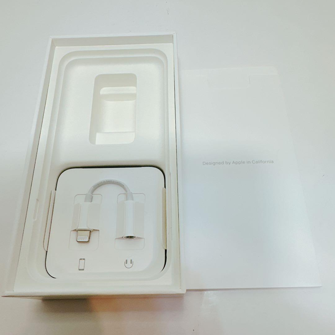 iphone7／A2782／32GB 最大容量82％／au版