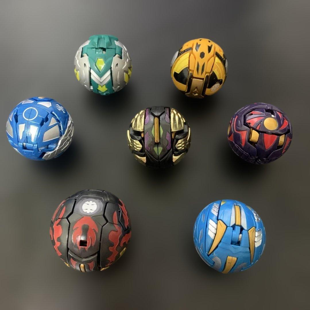 爆丸　まとめ売り（爆丸7体、ゲートカード１０枚　アビリティカード２０枚）