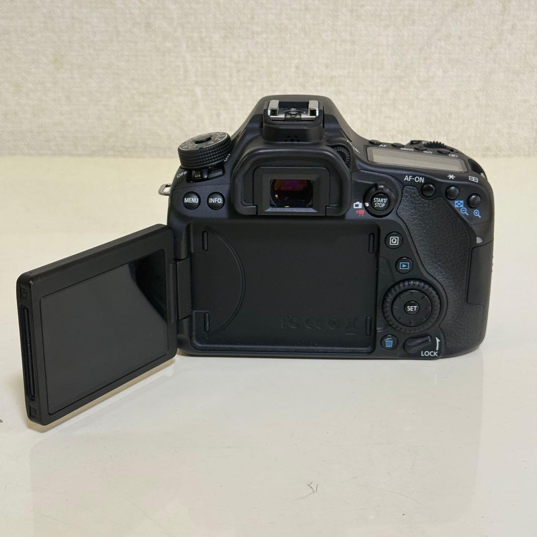 キャノン Canon EOS 80D EF-S 18-135 IS USM